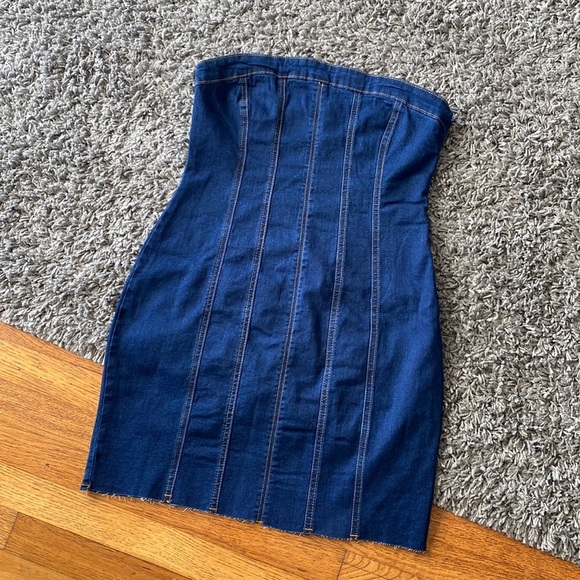 Princess Polly NWOT HOUSER MINI STRAPLESS DRESS DARK DENIM Size 6 - Picture 4 of 15